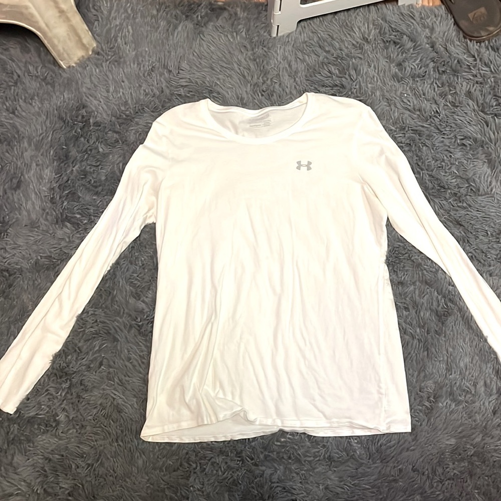 Long sleeved thin under armor shirt